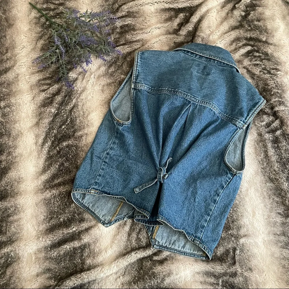 SOLD Vintage 💗 Y NOT Sportswear Blue Denim Vest with Pockets Women's Size: Med - Picture 4 of 10